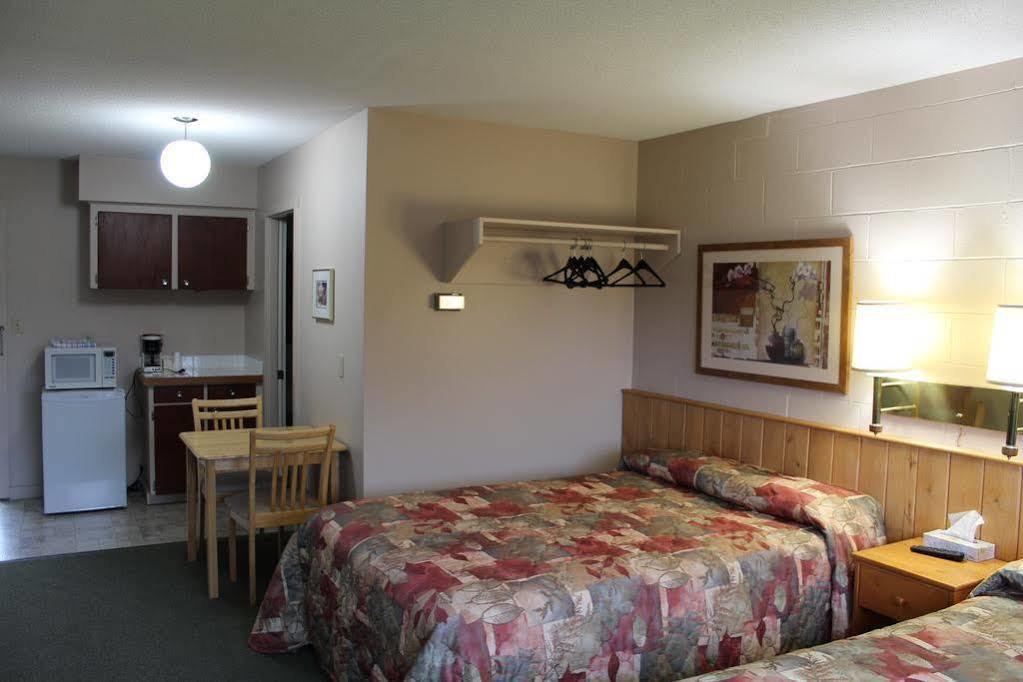 Pacific Rim Motel Ucluelet Buitenkant foto